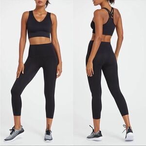 Spanx “ look at me now” cropped leggings.